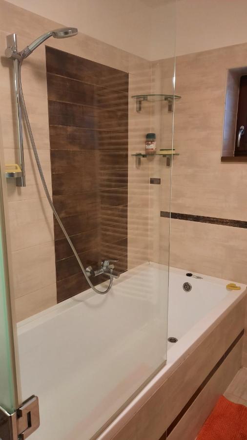 Aranypatak Apartmanhaz Szombathely Exterior foto